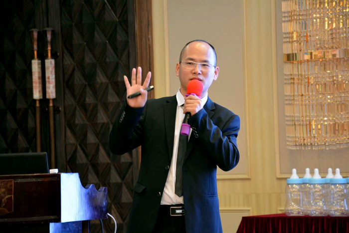 恩典皮具张星星